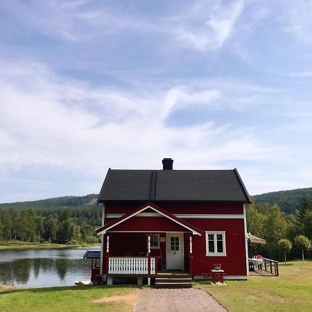 Villa Granhede -Sjoelaege Med Badtunna, Eldstad Med Mera Torsby Eksteriør billede