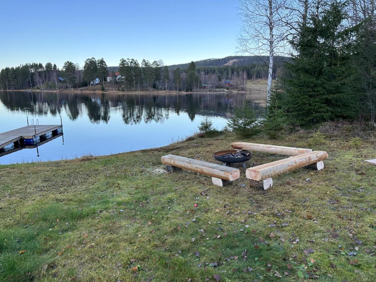 Villa Granhede -Sjoelaege Med Badtunna, Eldstad Med Mera Torsby Eksteriør billede