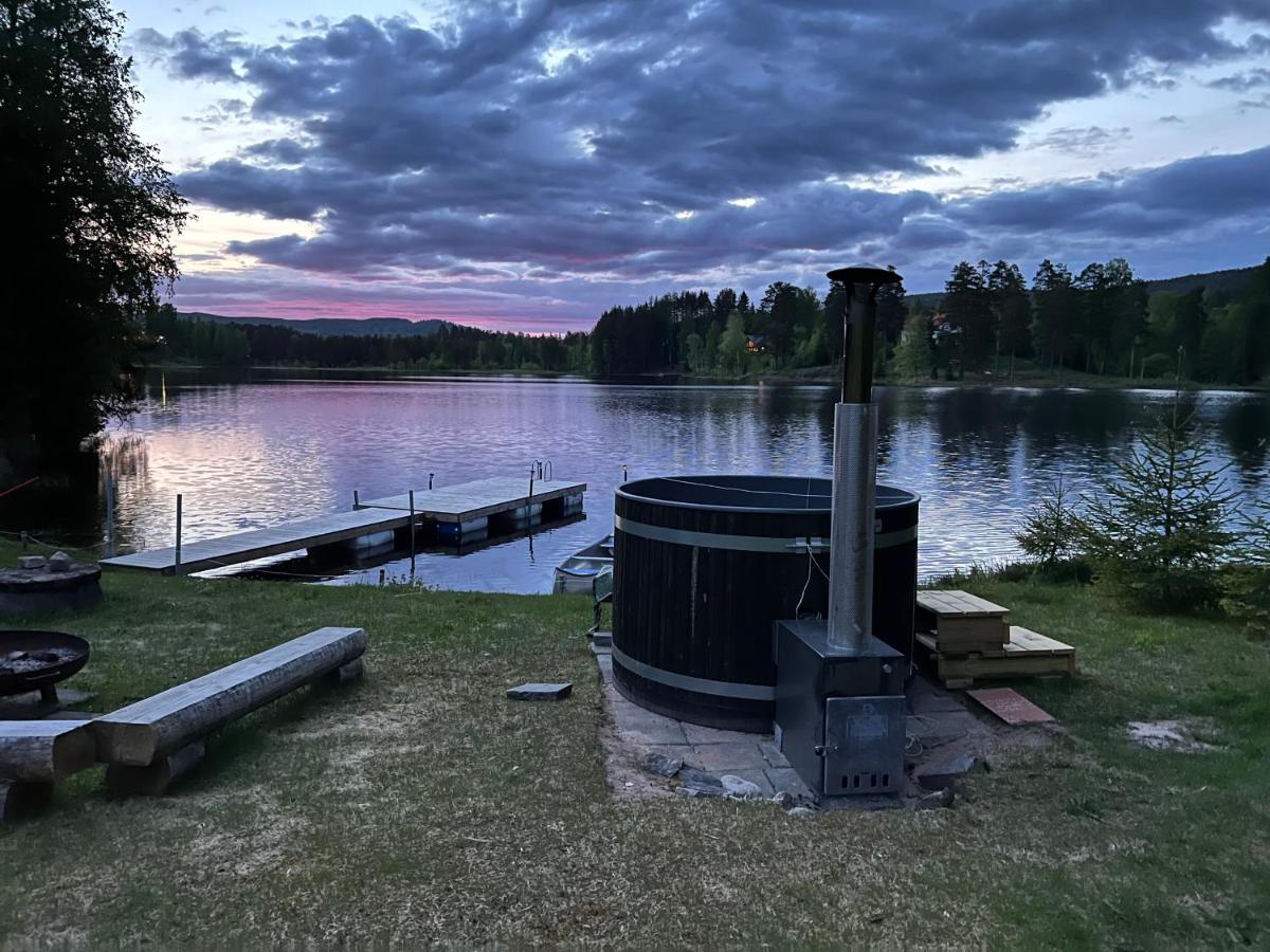Villa Granhede -Sjoelaege Med Badtunna, Eldstad Med Mera Torsby Eksteriør billede